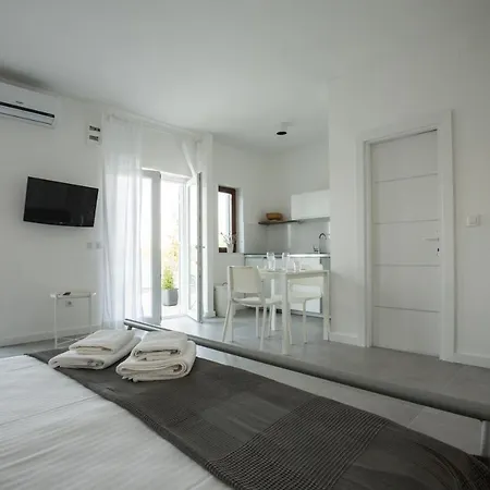 Vila Visnjic Grebastica Exterior photo